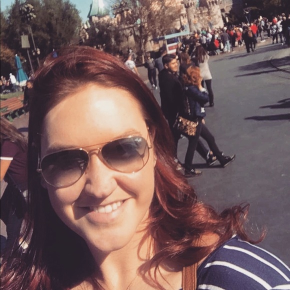 Meet your Posher, Lauren - Picture 1 of 1